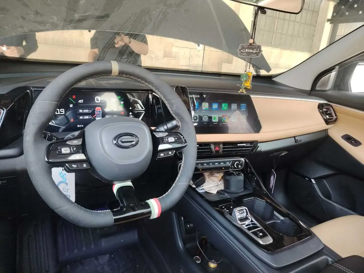Car image 26
