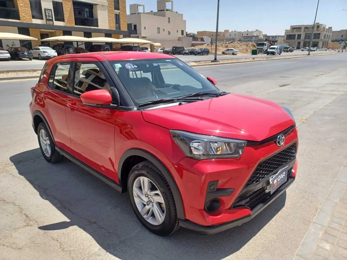 Car image 3