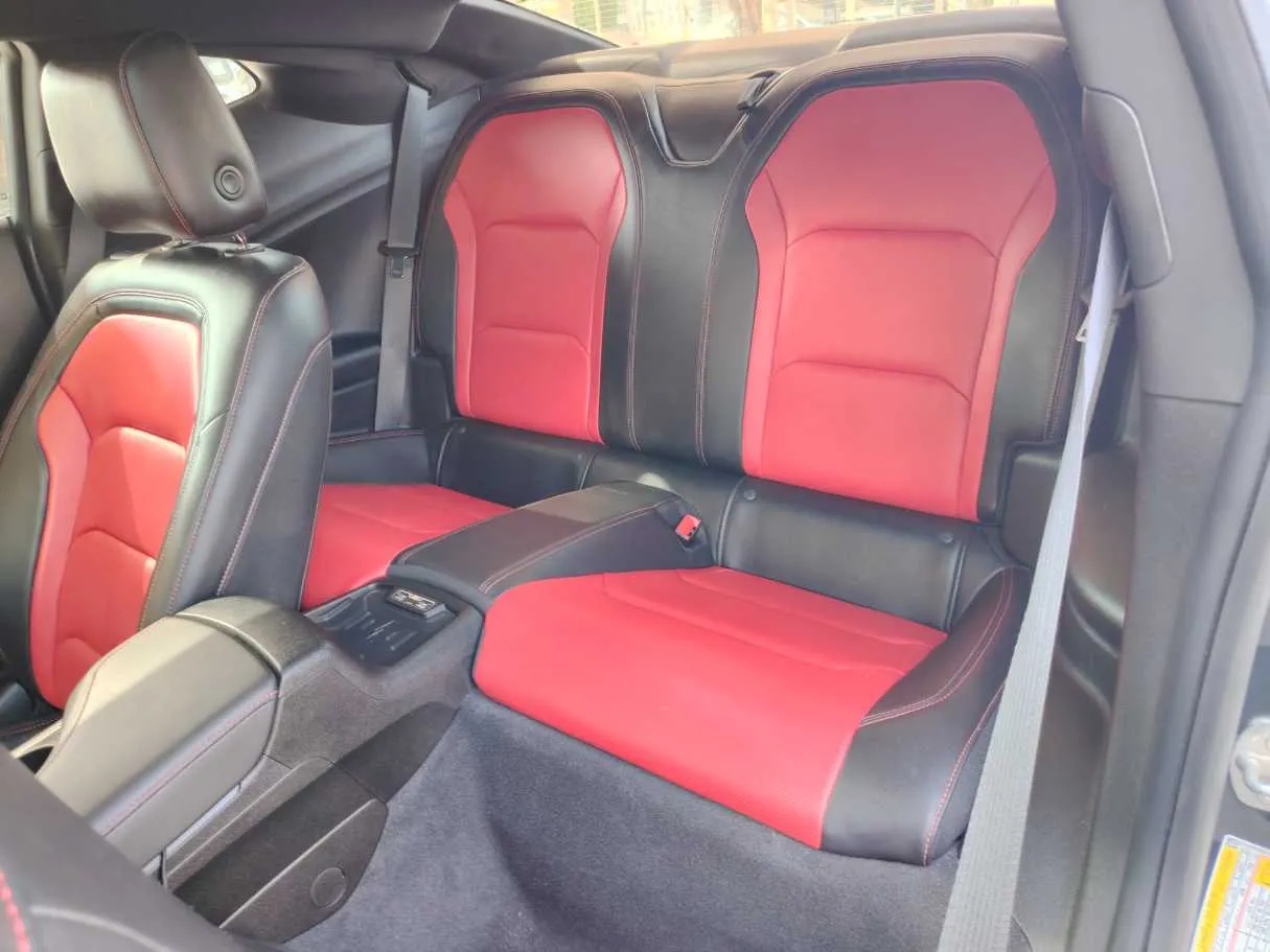 Car image 14