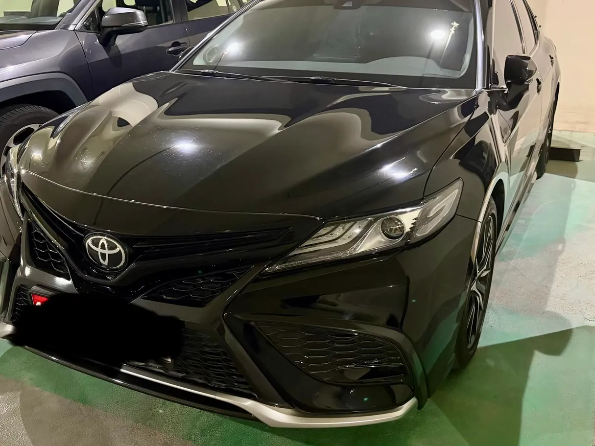 Car image 2