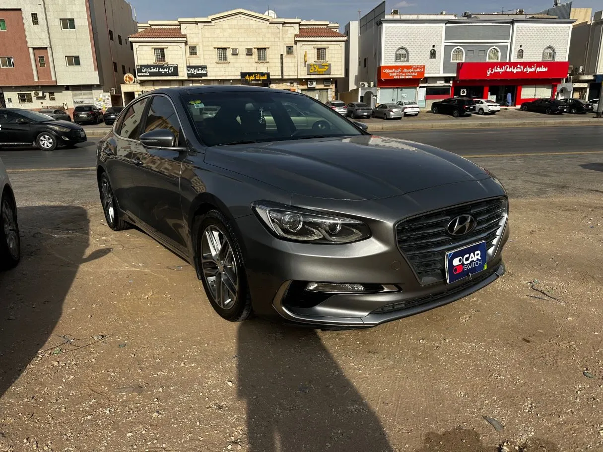 Car image 3