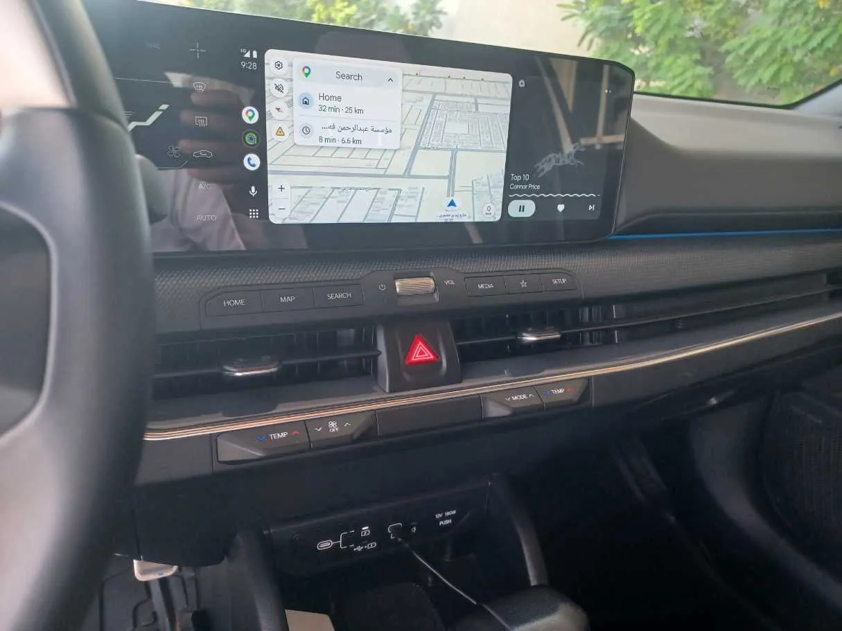 Car image 18