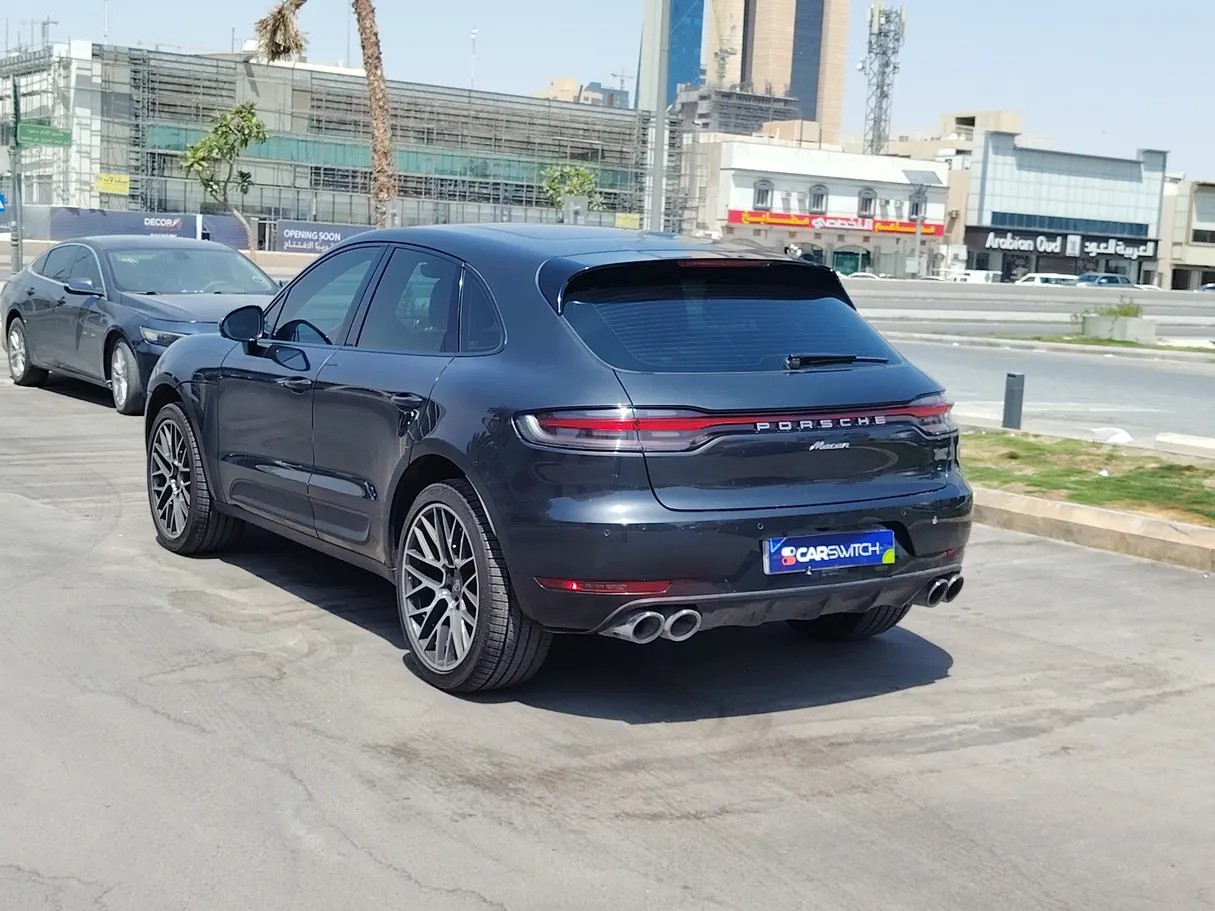 Car image 7