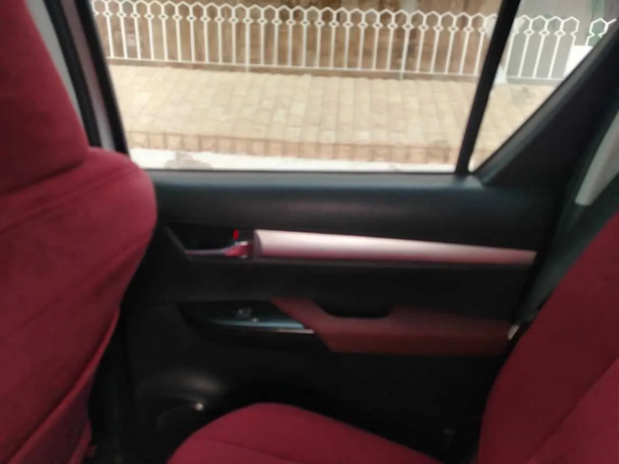Car image 28