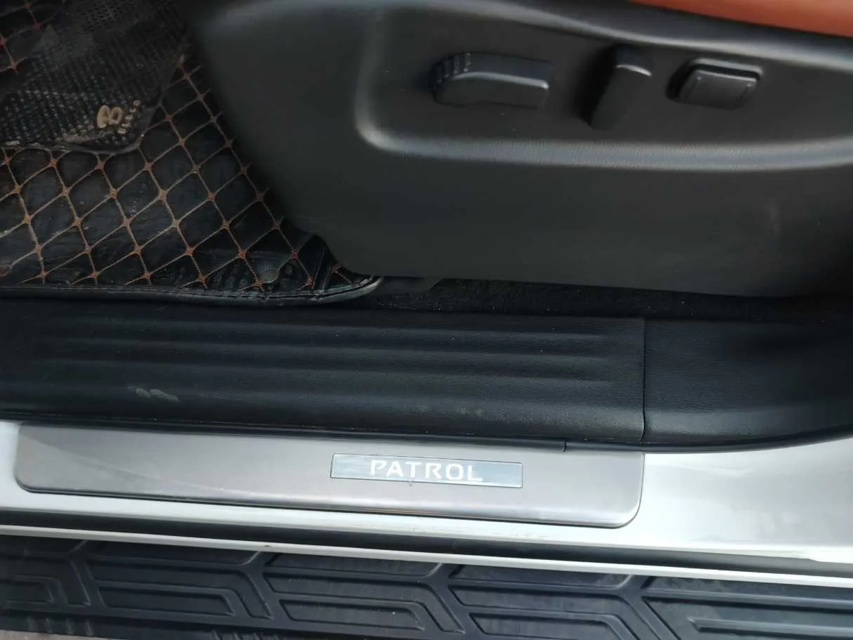 Car image 13