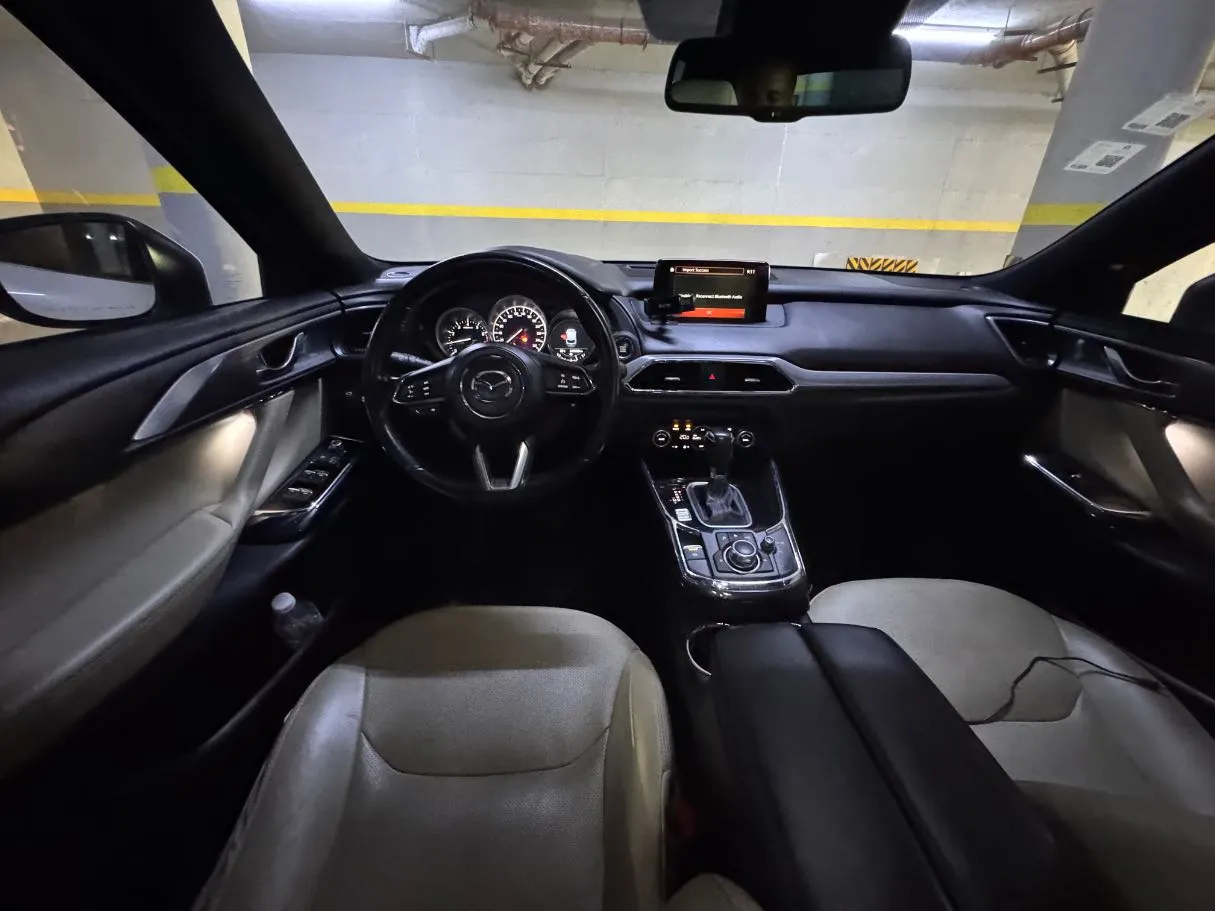 Car image 16