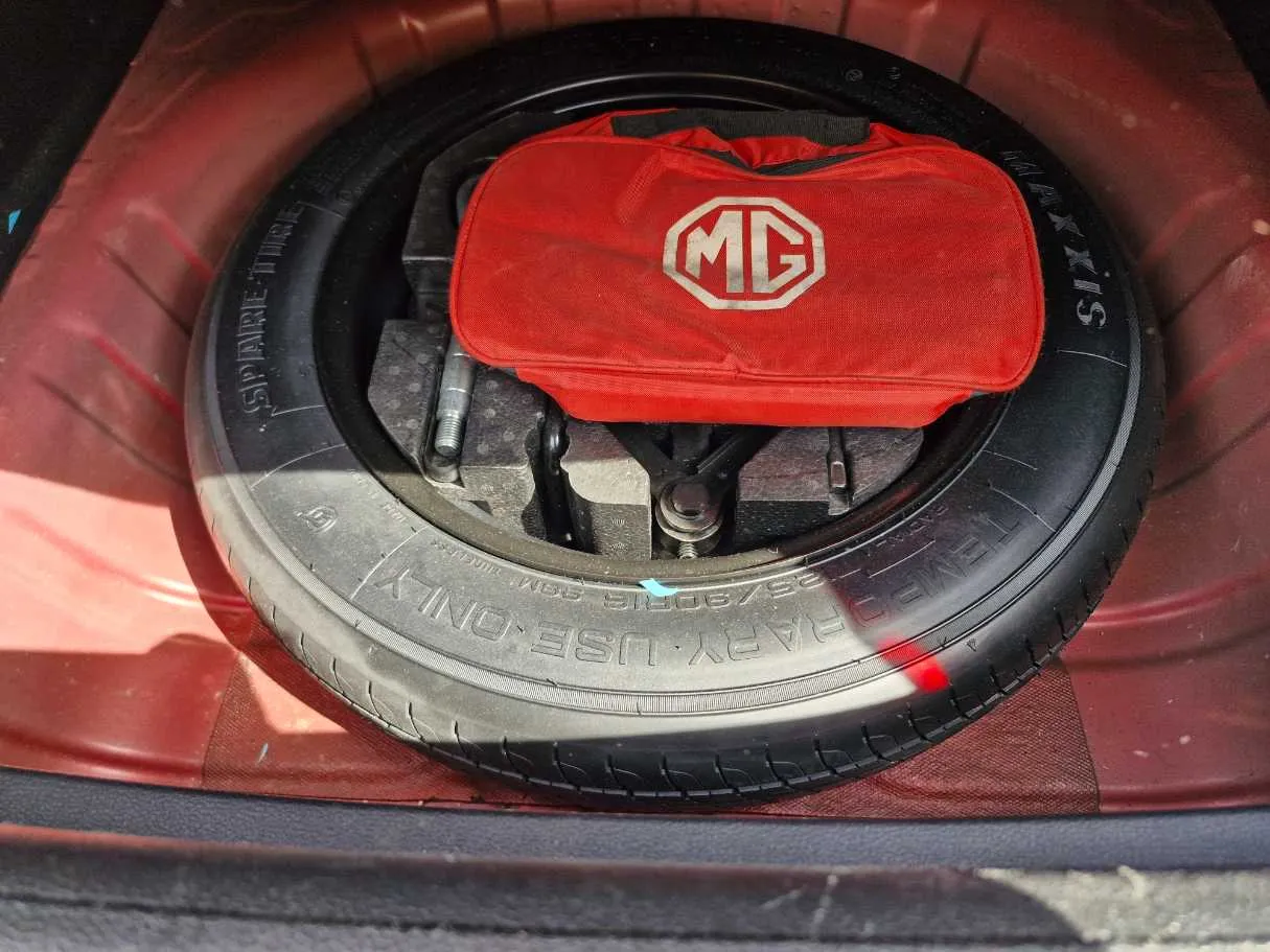 Car image 23