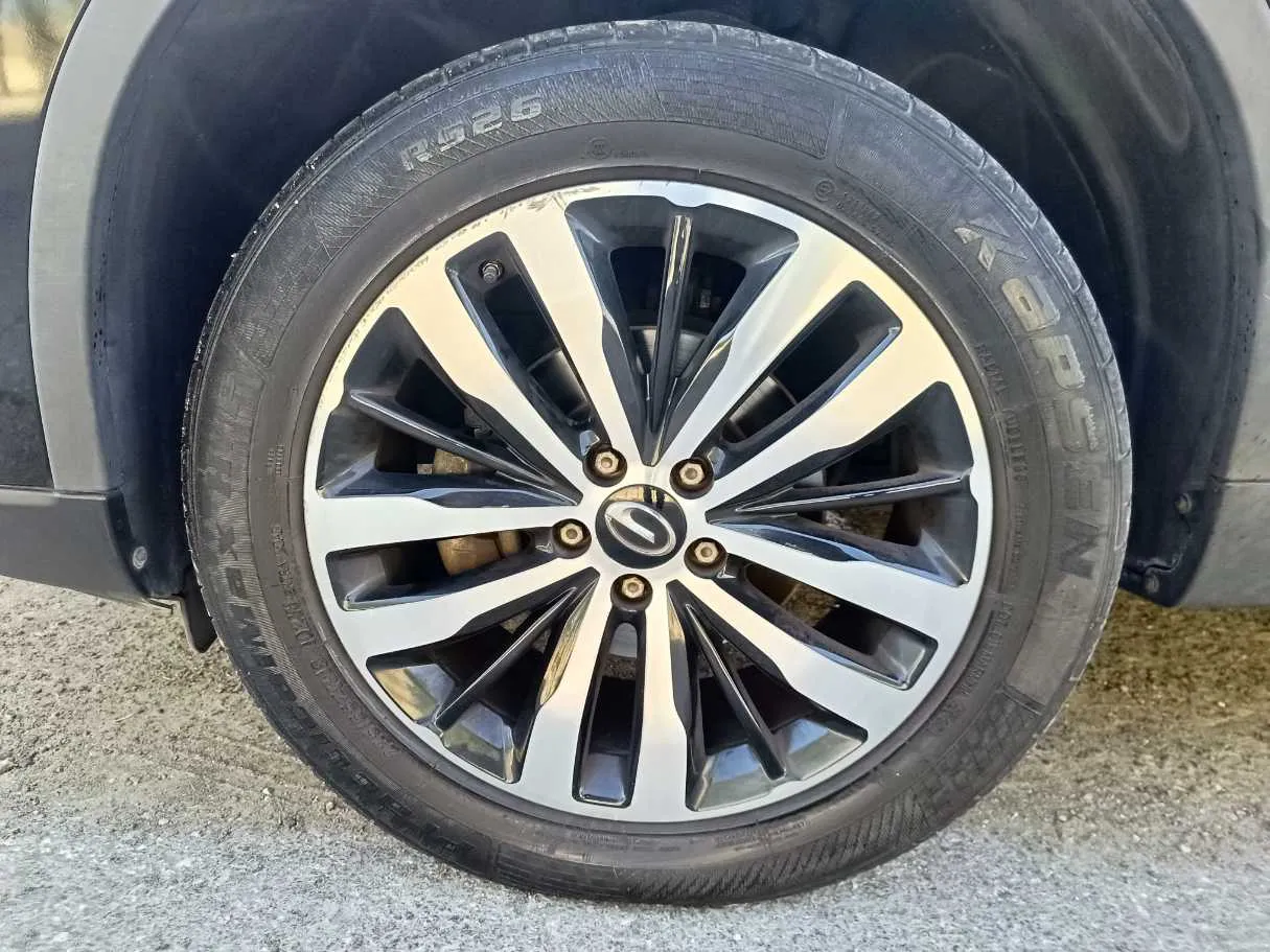 Car image 7