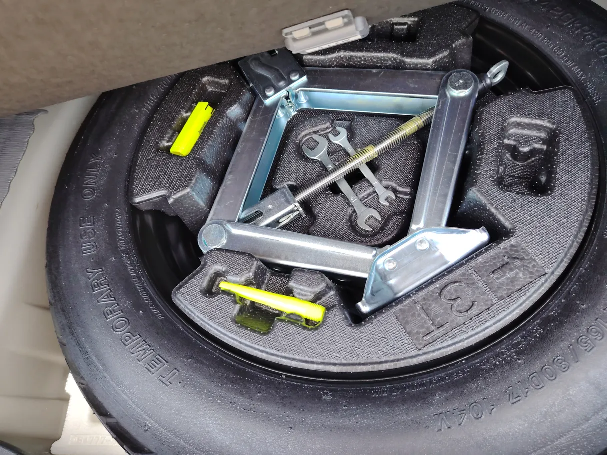 Car image 38