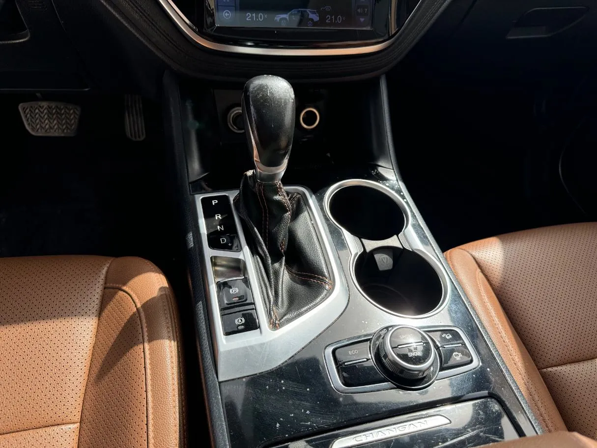 Car image 17