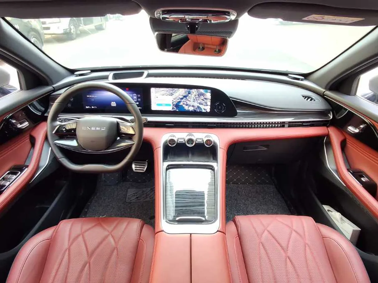 Car image 17