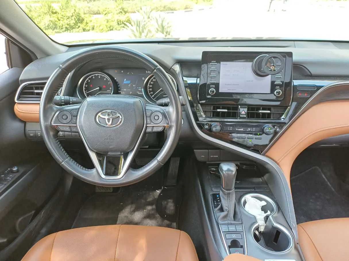 Car image 15