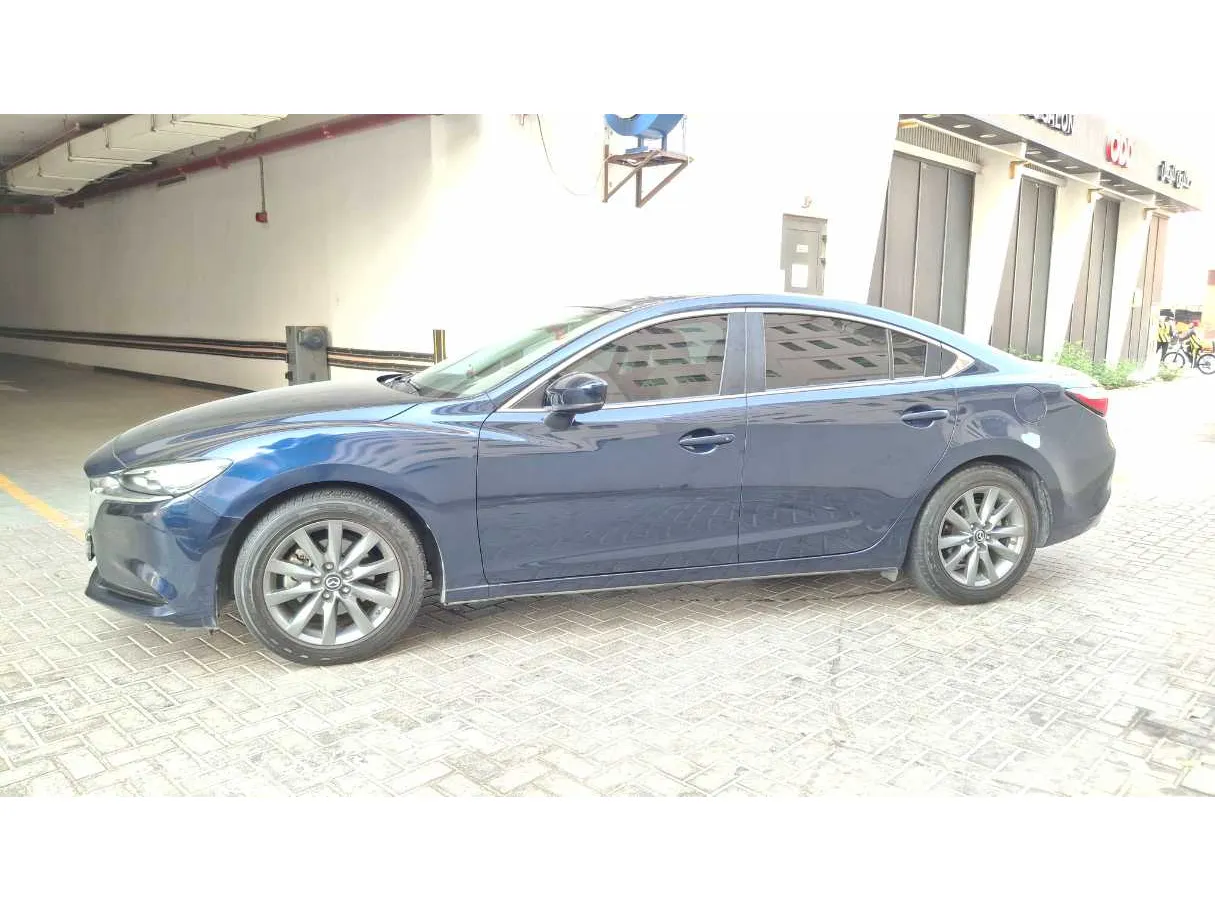 Car image 8