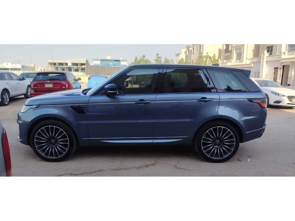 Car image 8
