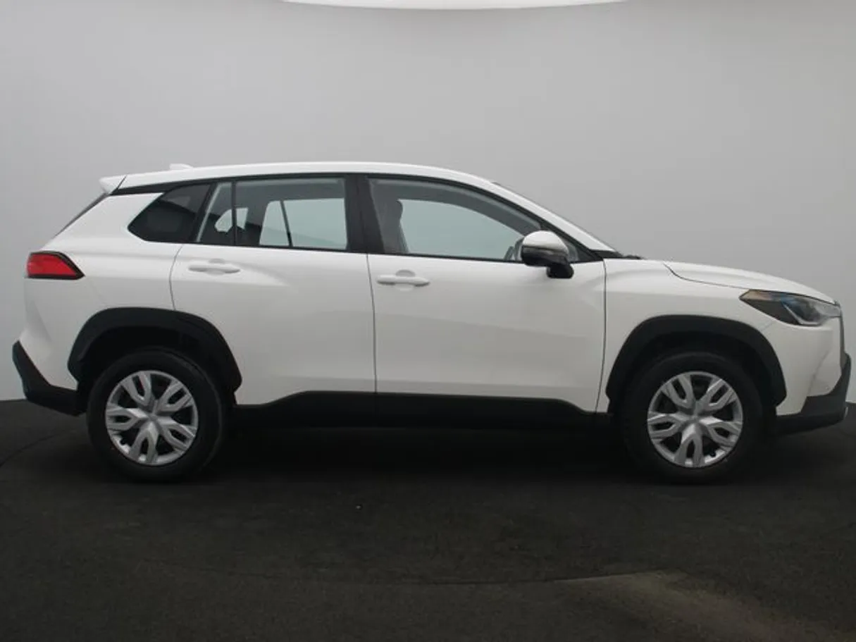 Car image 13
