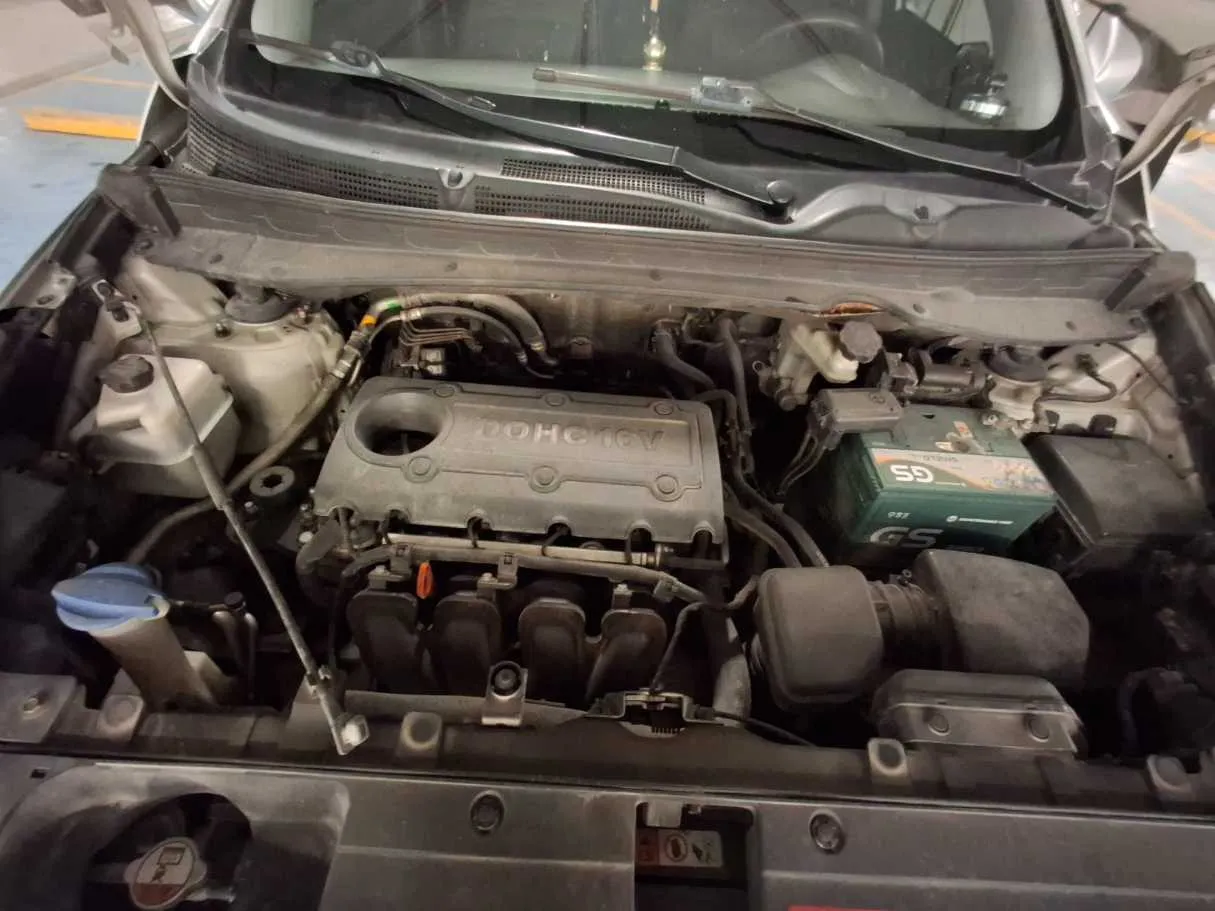 Car image 19