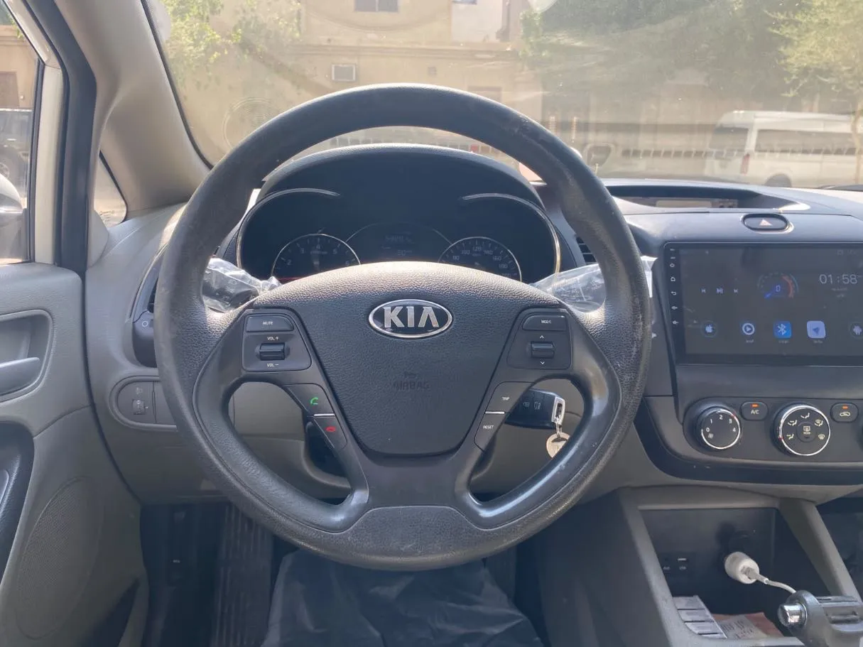 Car image 16