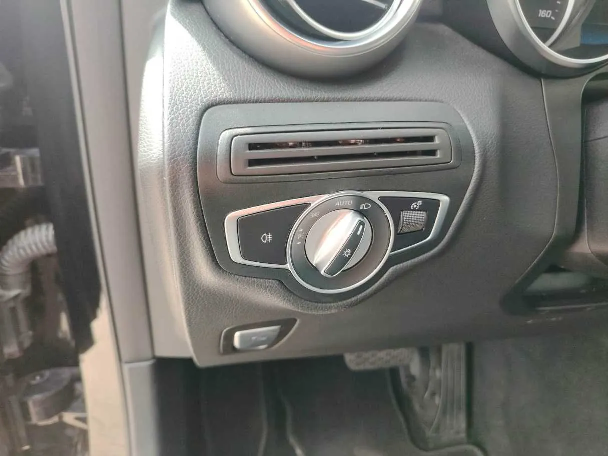 Car image 44