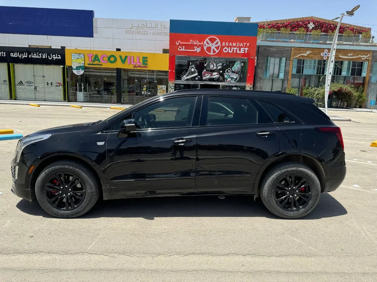Car image 8