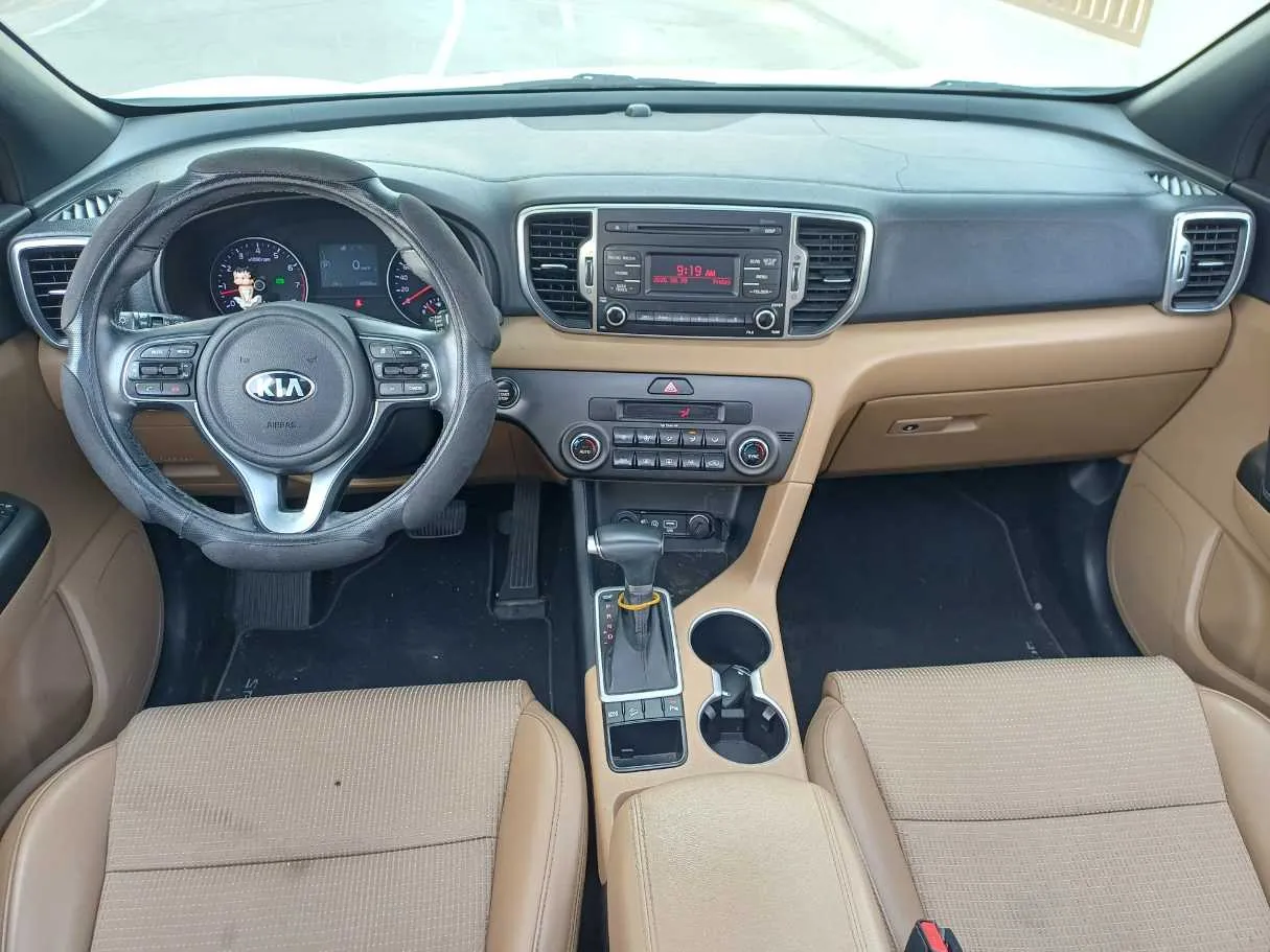 Car image 15