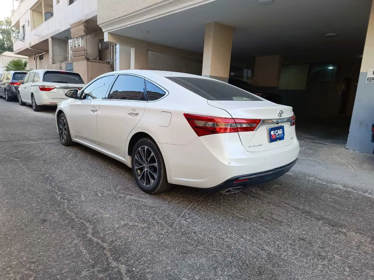 Car image 7