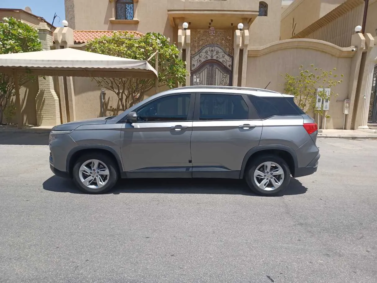 Car image 8
