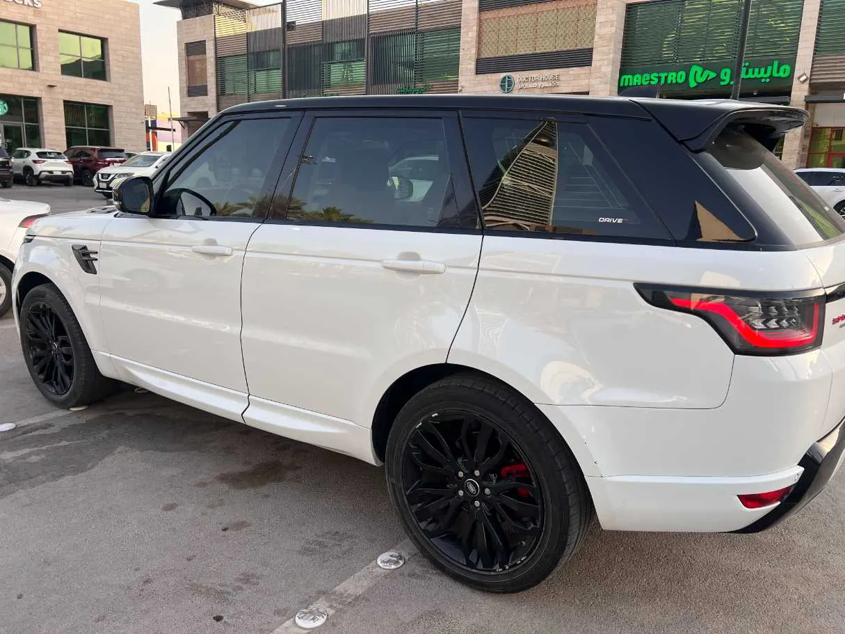 Car image 6
