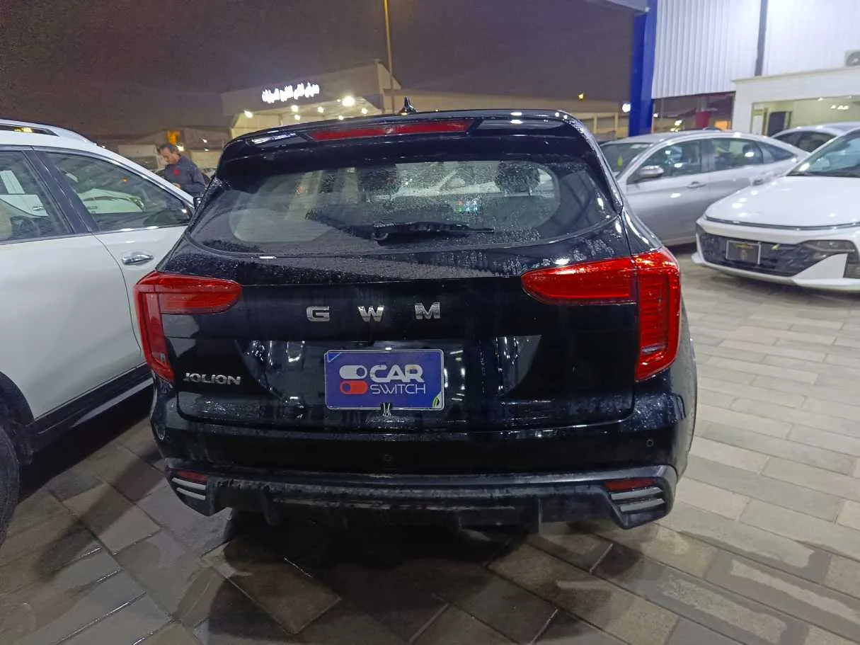 Car image 6