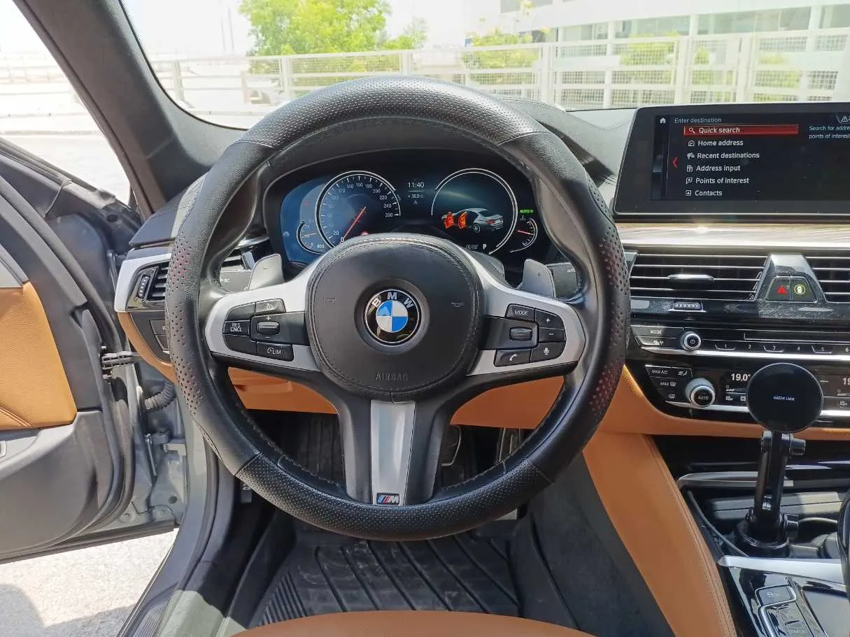 Car image 17
