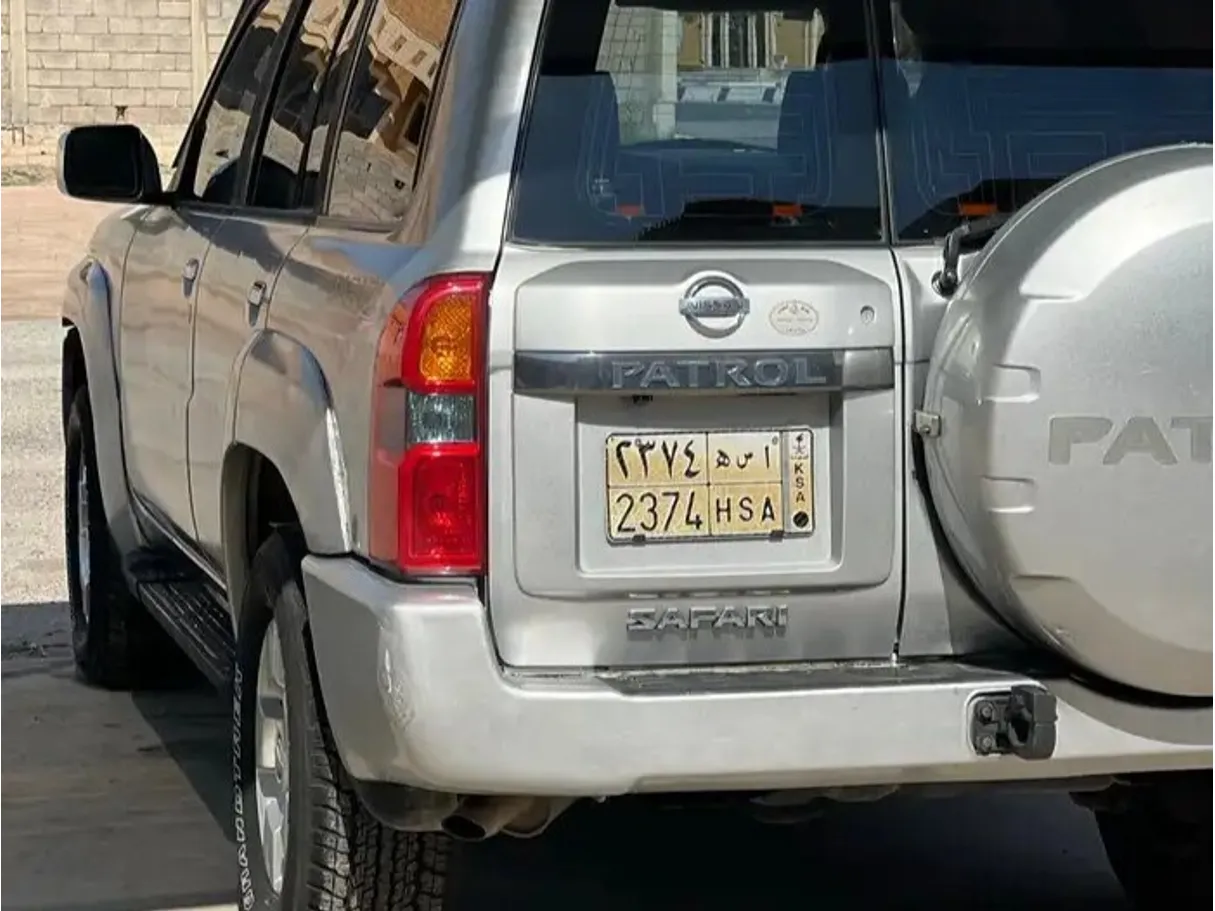 Car image 4