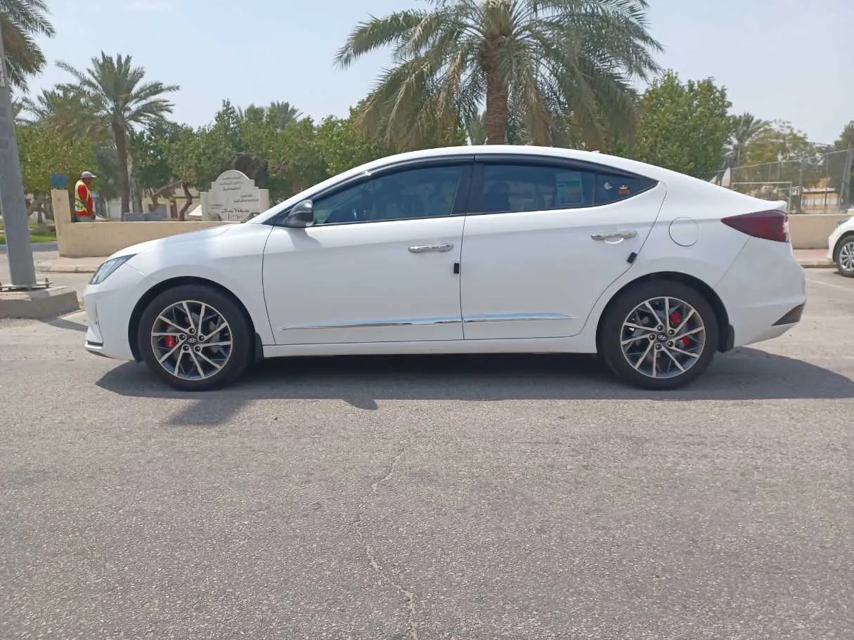 Car image 8