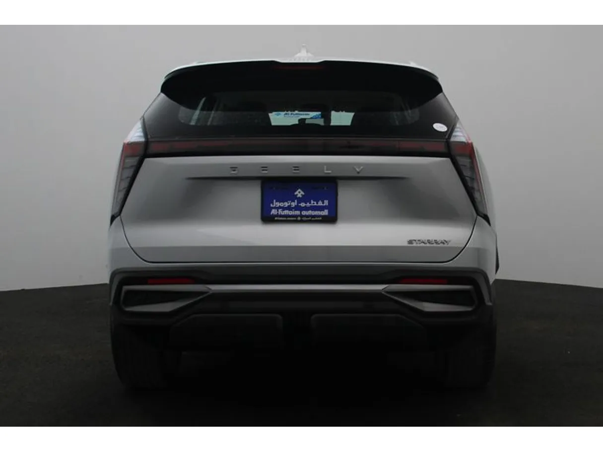 Car image 12