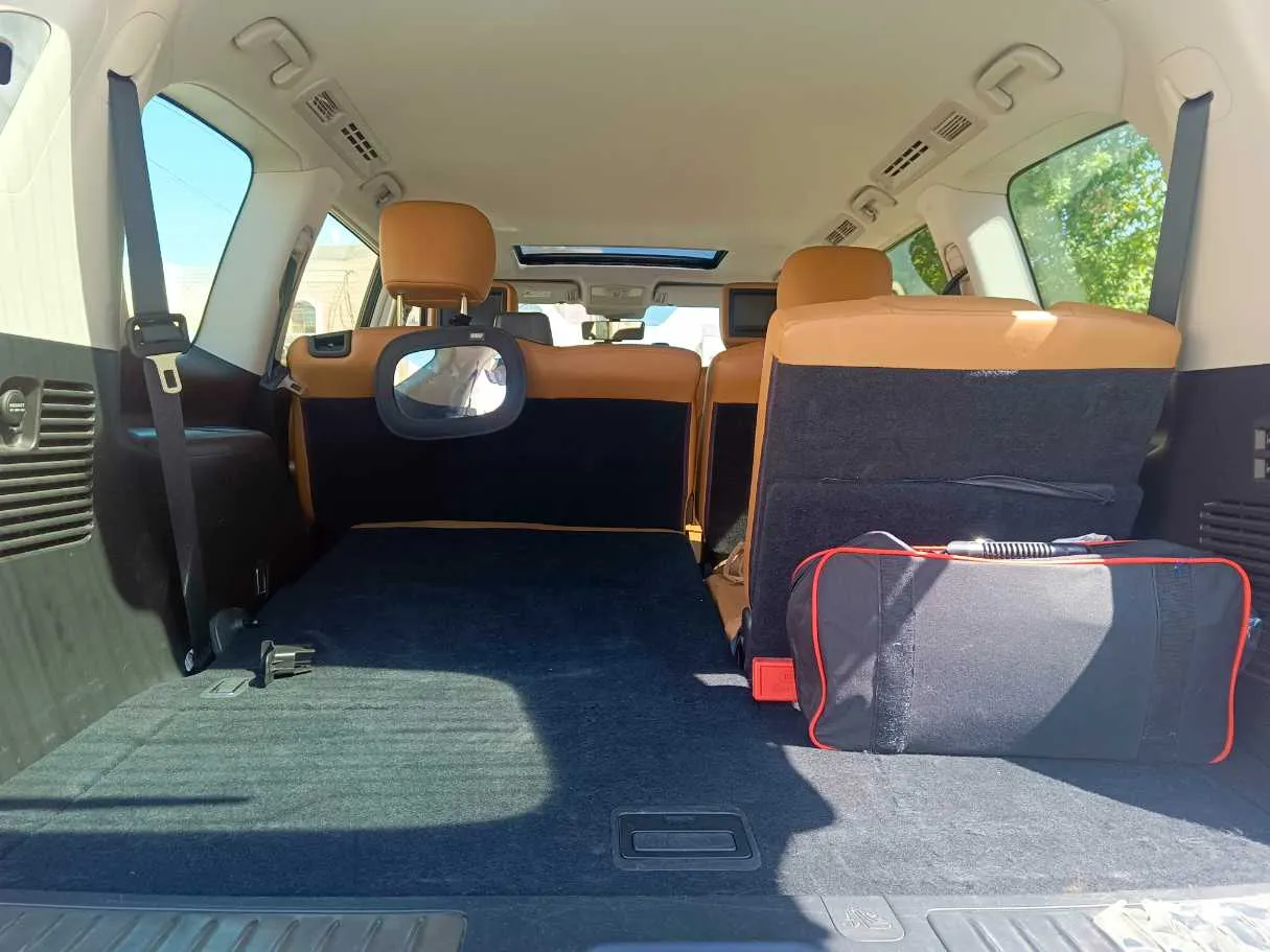 Car image 30