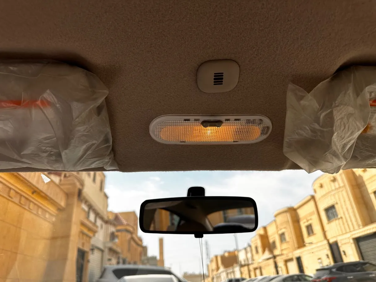 Car image 22