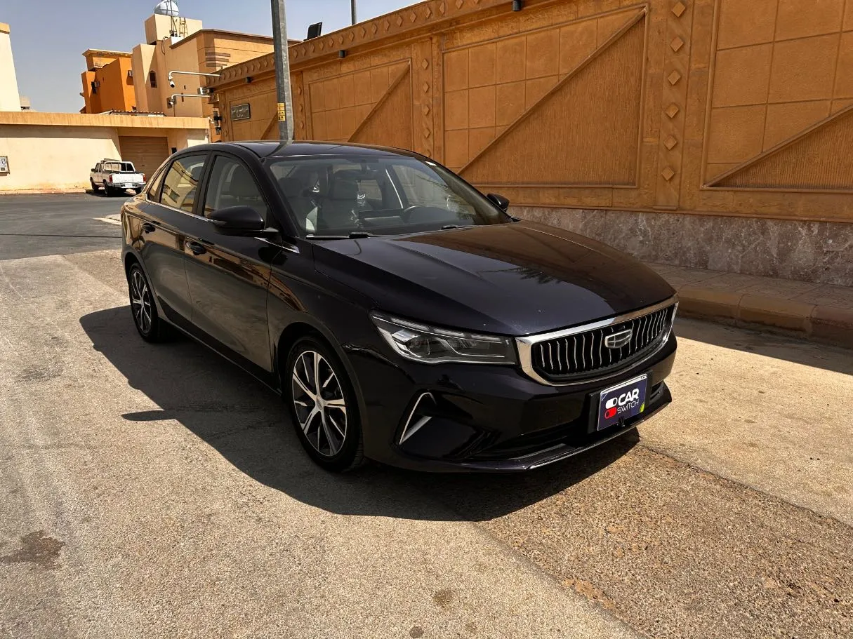 Car image 3