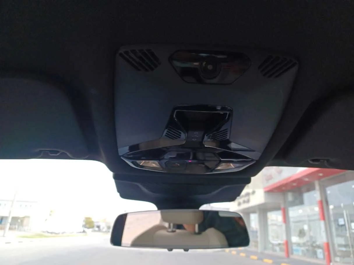 Car image 20