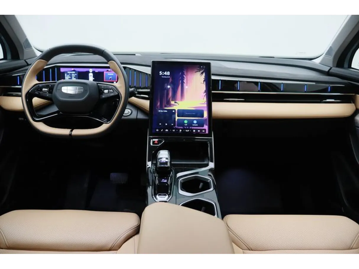 Car image 14