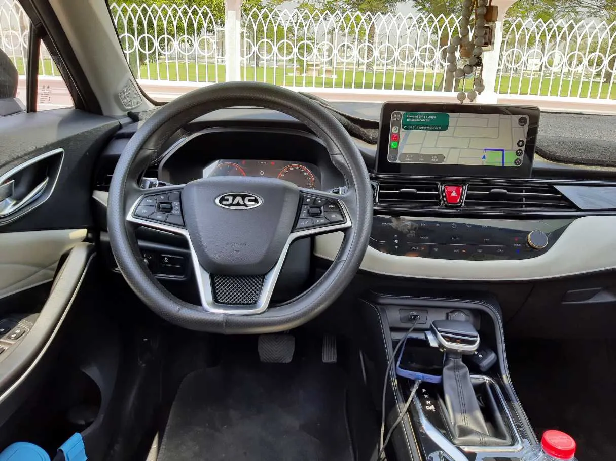 Car image 17
