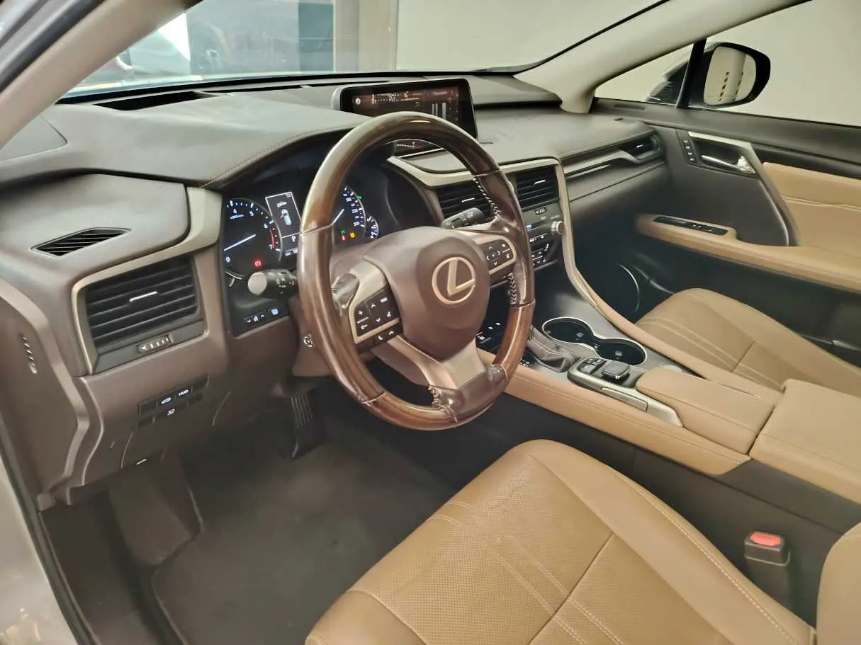 Car image 13