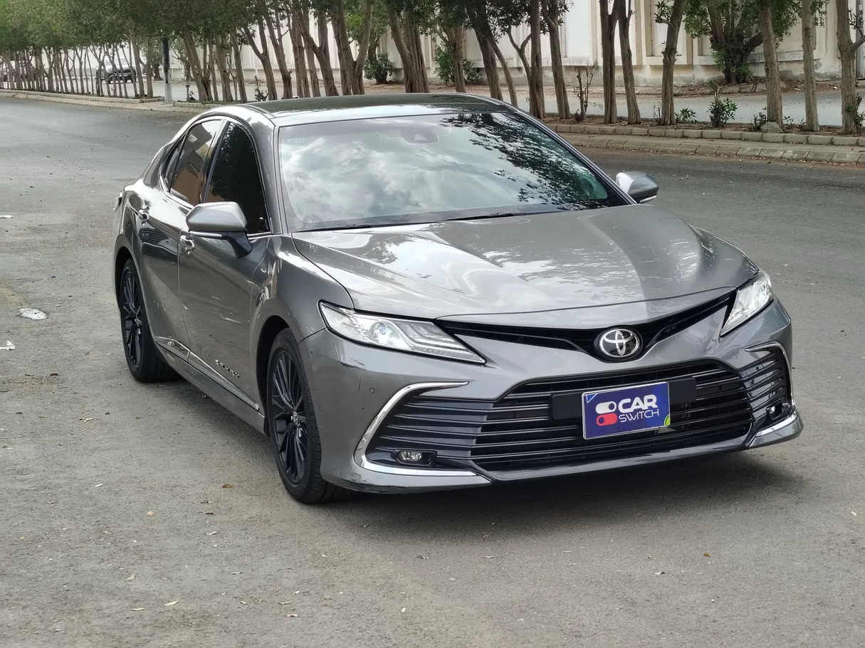 Car image 3