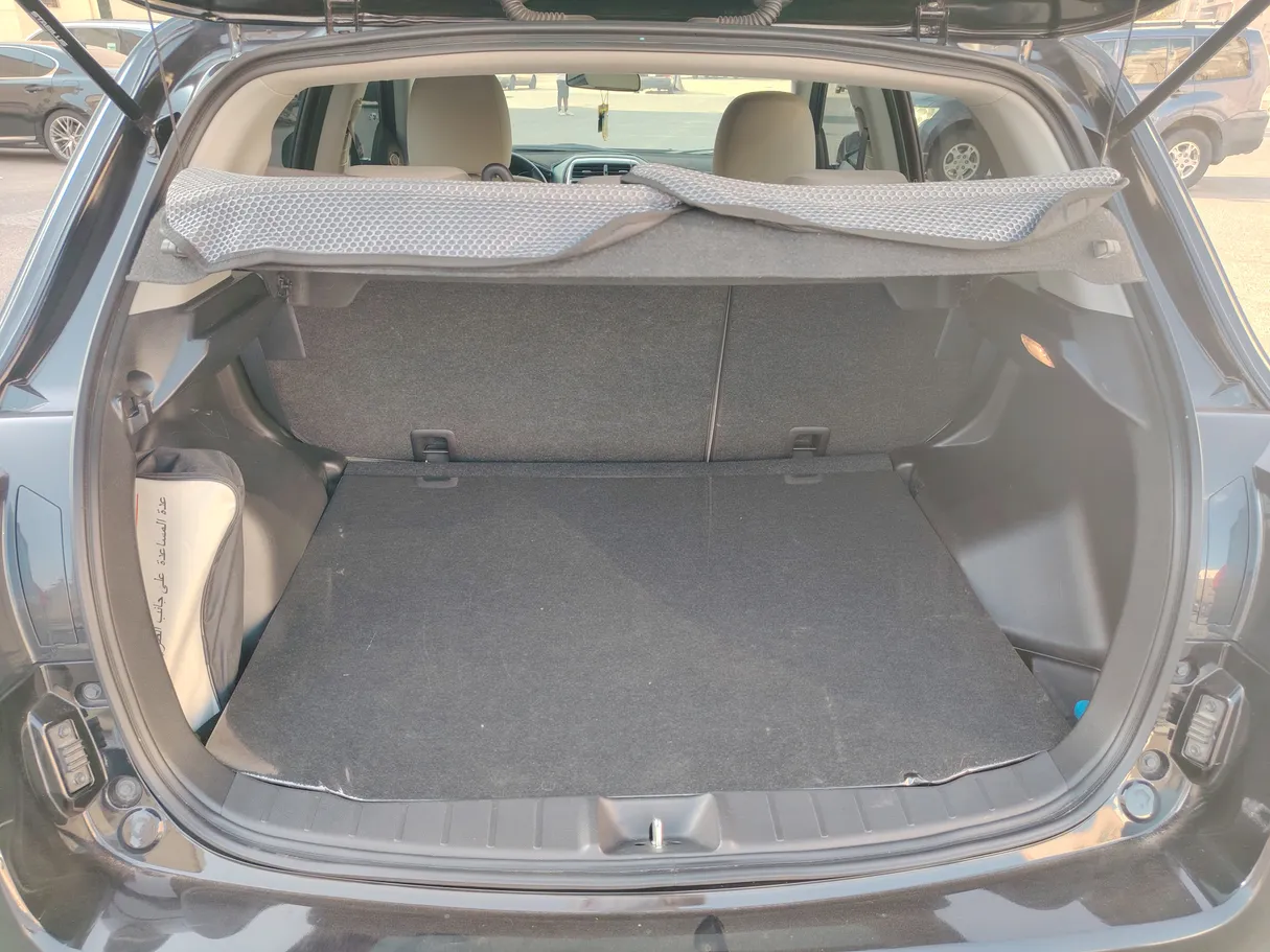 Car image 24