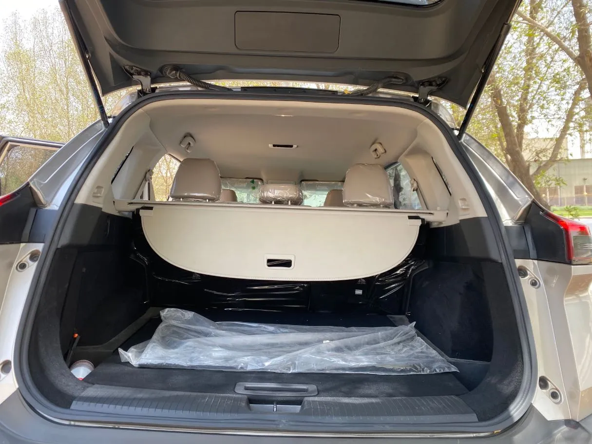 Car image 23