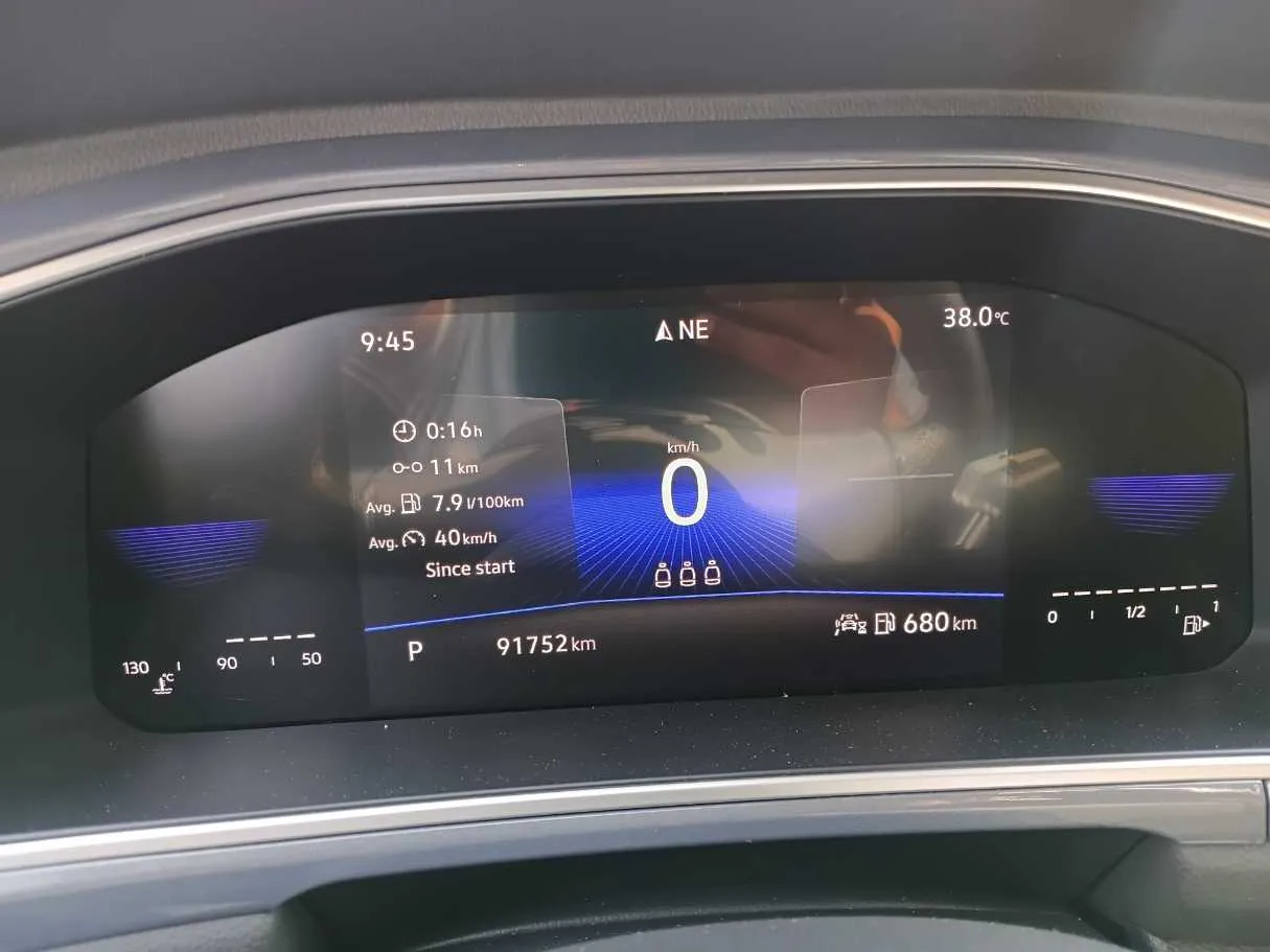 Car image 24