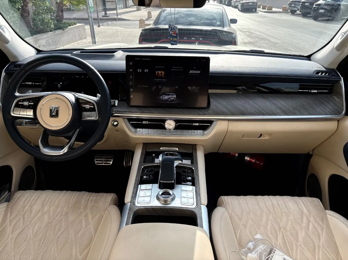 Car image 17