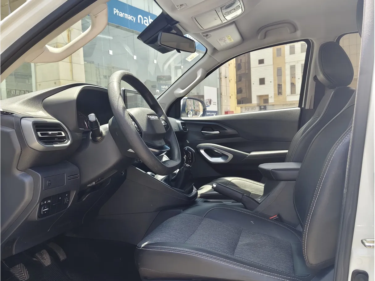 Car image 5