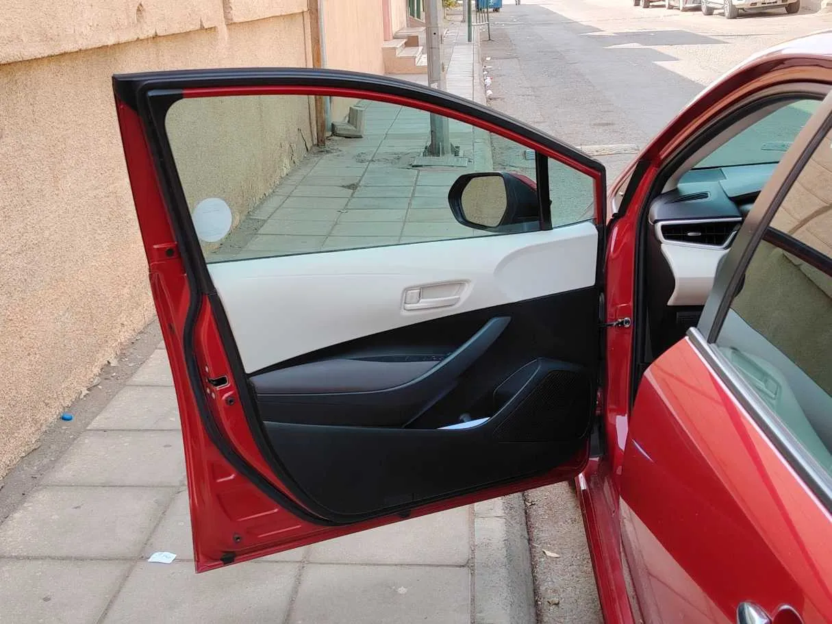 Car image 11