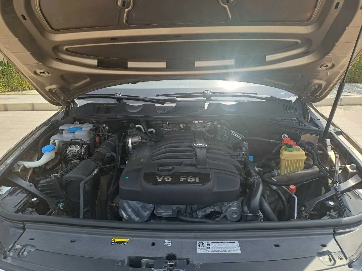 Car image 26