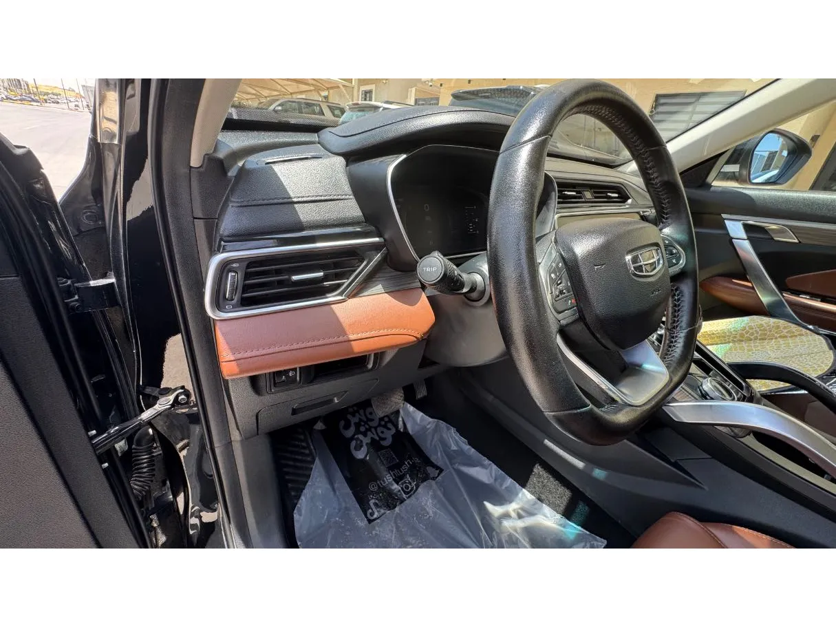 Car image 22