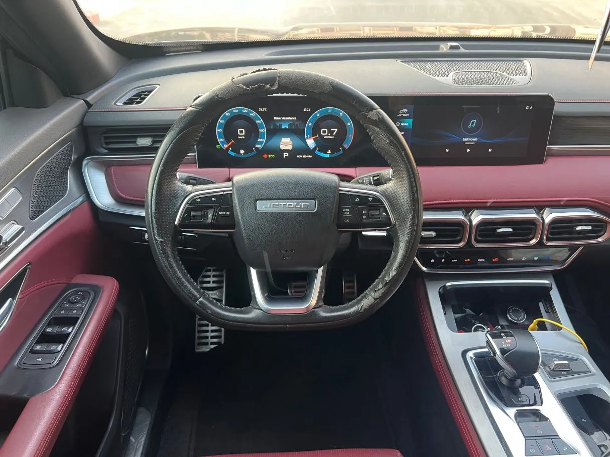 Car image 19