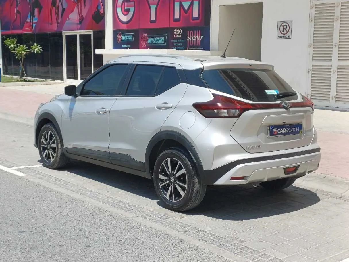 Car image 7